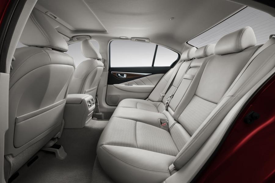 Интерьер Infiniti Q50L 2.0t Sport 2018 года  (CN) (фото 3 из 10)